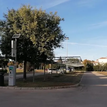 Apartment Center Coastal Escape - With Sea View Or Cozy Novigrad (Istria)