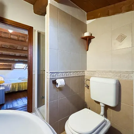 Apartment Center Coastal Escape - With Sea View Or Cozy